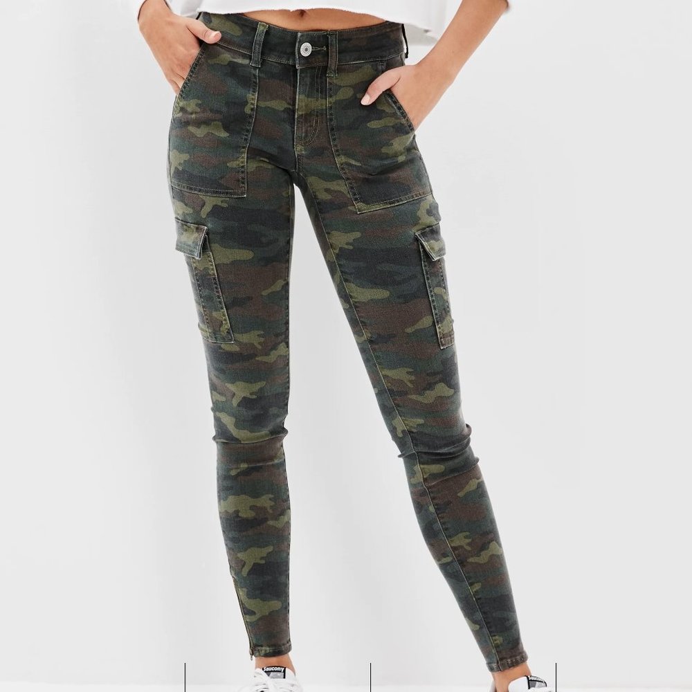 American Eagle Outfitters Camo Cargo Sz 8